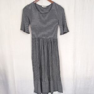 Forever Rose Black Grey Striped Midi Dress Scoop Neck Short Sleeve Size Small
